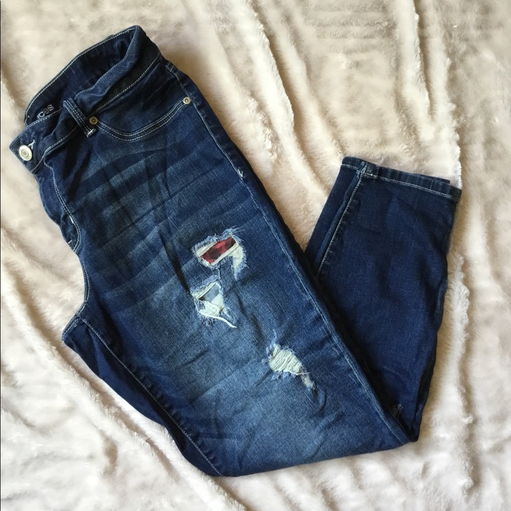 Women’s Maurices Jeans-distressed with red flannel